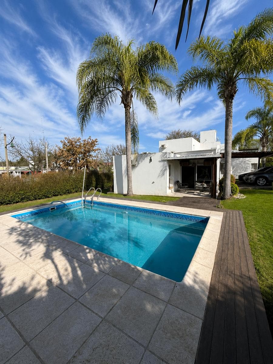 House for Sale: 3 Bedrooms, 1 Maid's Room, Pool - 4 Hojas Mendiolaza Gated Community