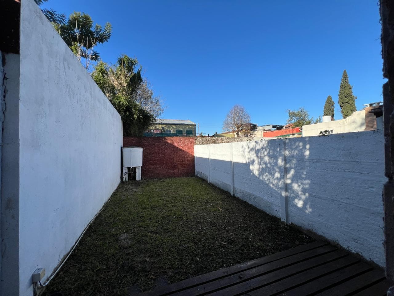 3-bedroom duplex with 2 parking spaces for sale in Adrogué.