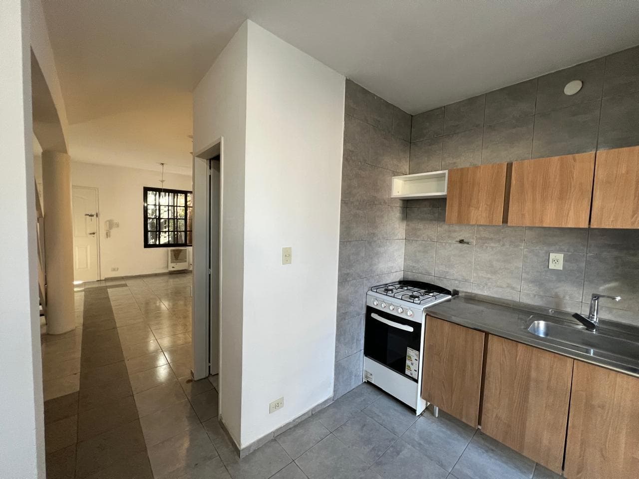 3-bedroom duplex with 2 parking spaces for sale in Adrogué.