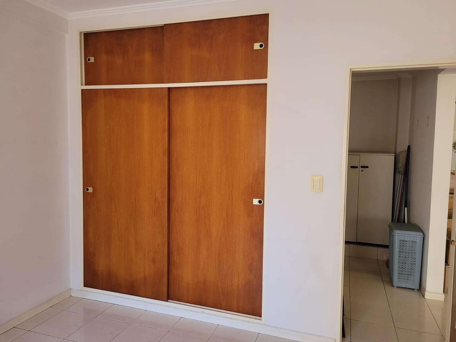 Ground-floor apartment for rent with a garage and storage room. Excellent location.