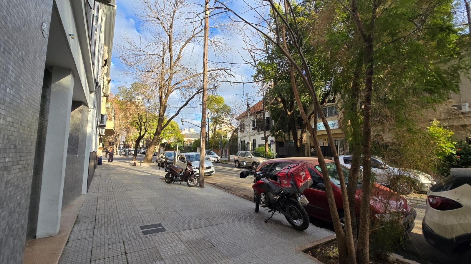 Two-room apartment, 2nd floor (accessible by stairs). Side-facing. Villa Urquiza