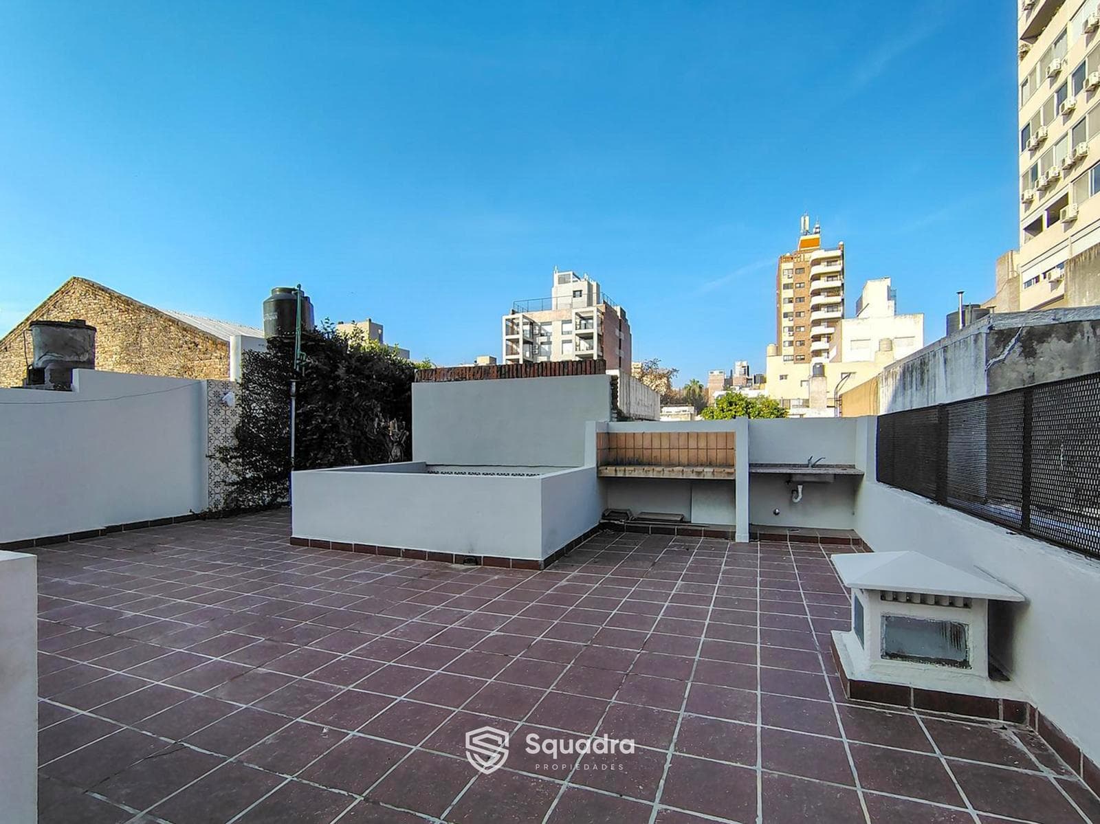 FOR SALE | TRADE - 2-bedroom house with a hallway, 2 patios, and a terrace - Lourdes neighborhood, Rosario.