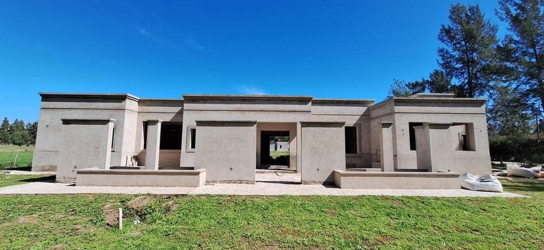 House in Coronel Brandsen