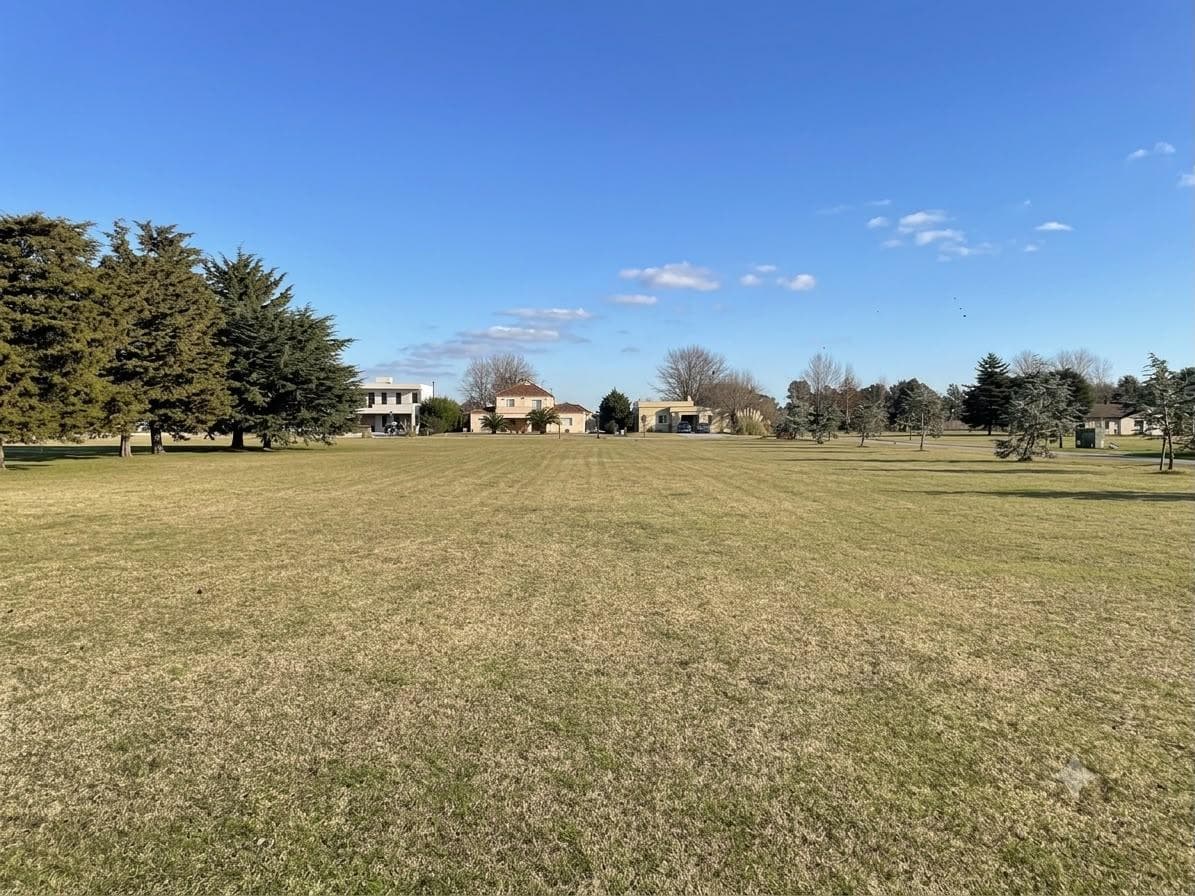 For sale: 3000-square-meter cul-de-sac lot in the Haras del Sol neighborhood, Pilar.