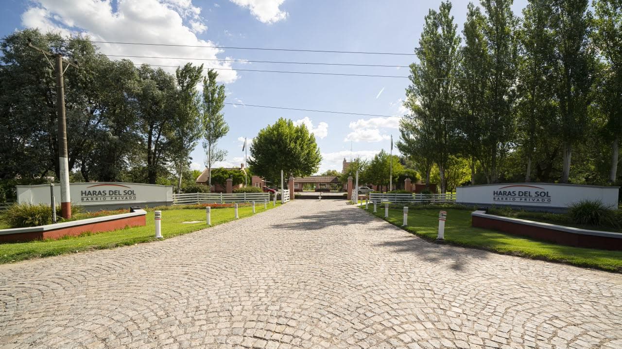 For sale: 3000-square-meter cul-de-sac lot in the Haras del Sol neighborhood, Pilar.