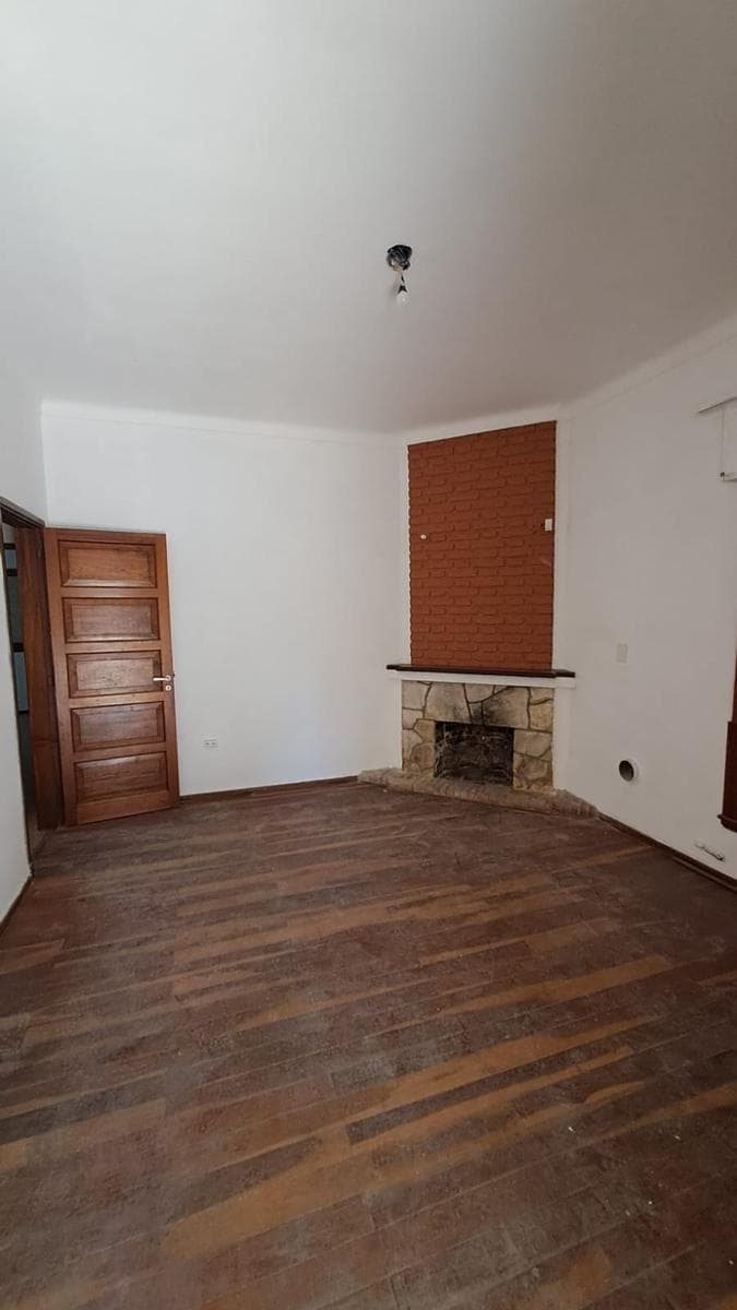 Excellent detached house for sale, on a 400 m2 lot.—Centrally located.—