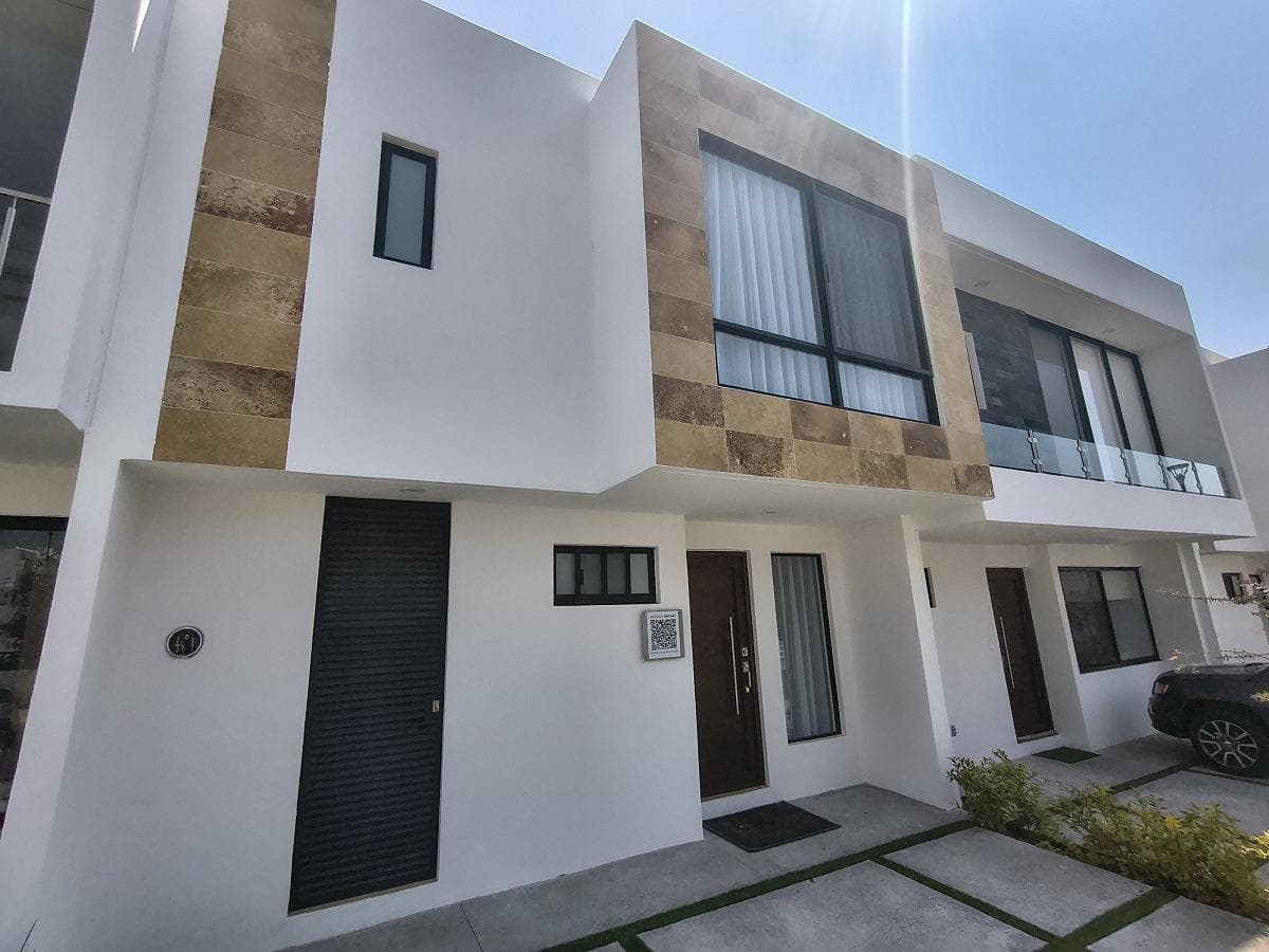 House for Sale in San Isidro Juriquilla: Beautiful, Functional, Cozy, and Ready to Move In