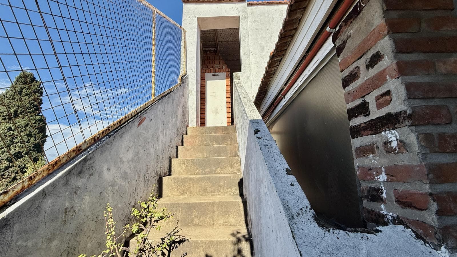 4-room townhouse for sale with balconies, terrace, and grill in Ciudadela