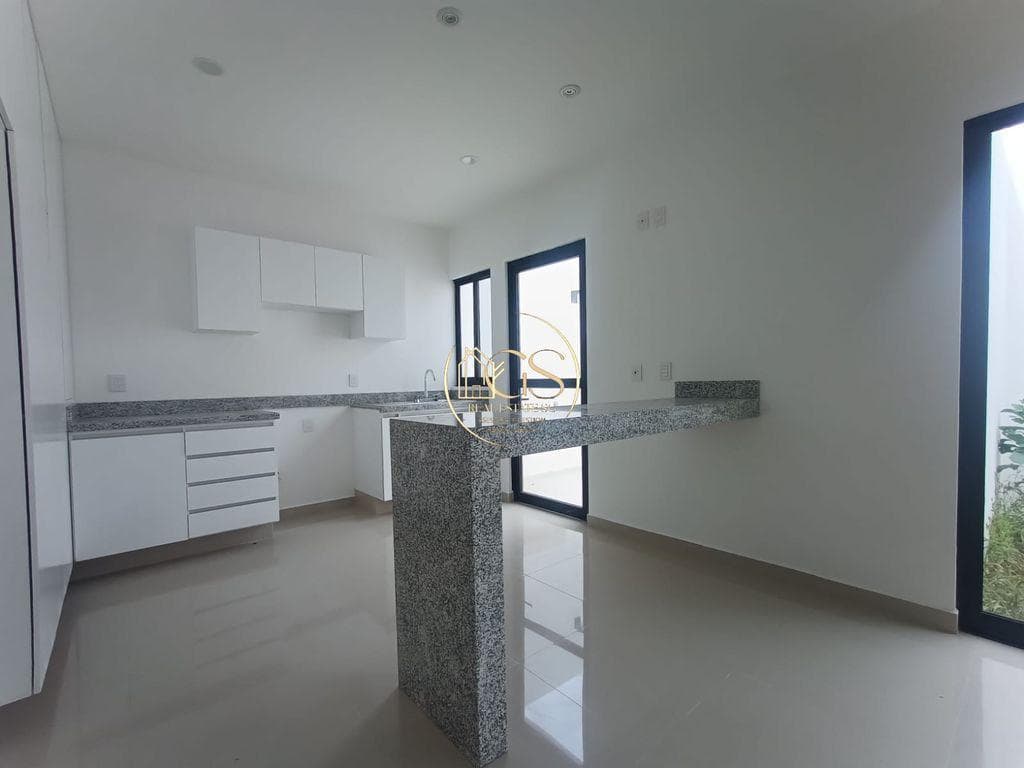 HOUSE FOR SALE IN PUNTARENA, CELAYA