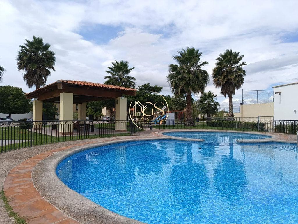HOUSE FOR SALE IN PUNTARENA, CELAYA