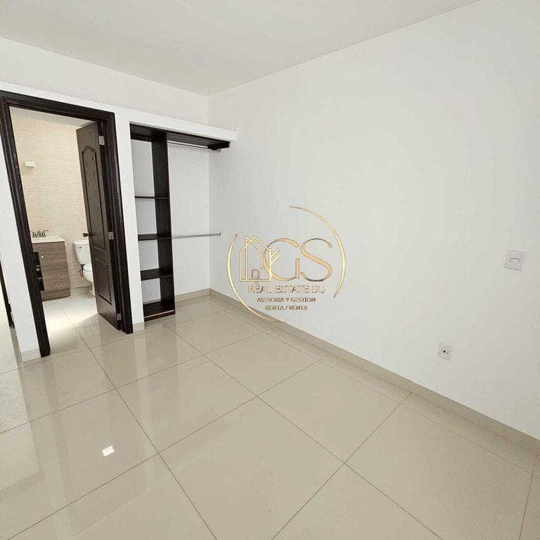HOUSE FOR SALE IN LOS TULES, CELAYA