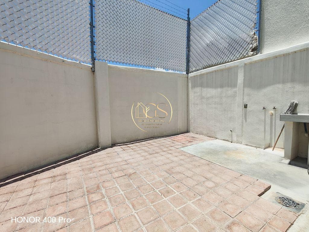 HOUSE FOR SALE IN THE CELAYA RESIDENTIAL AREA