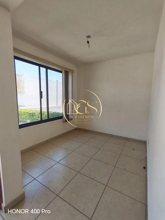 HOUSE FOR SALE IN THE CELAYA RESIDENTIAL AREA