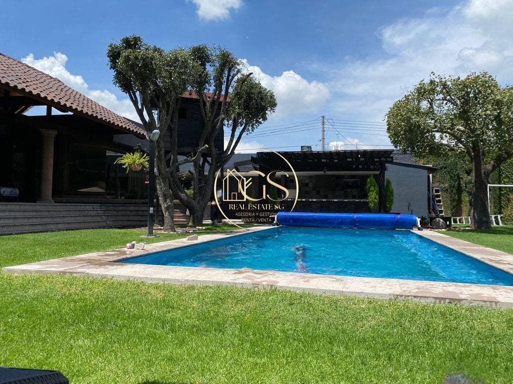 LARGE HOUSE WITH POOL FOR SALE IN ARBOLEDAS, 1ST SECTION, CELAYA