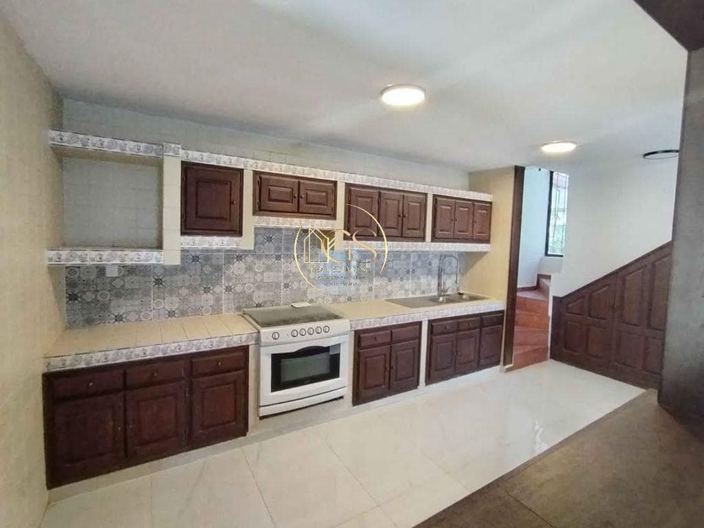 HOUSE FOR RENT IN QUINTA SANTA MARIA, CELAYA