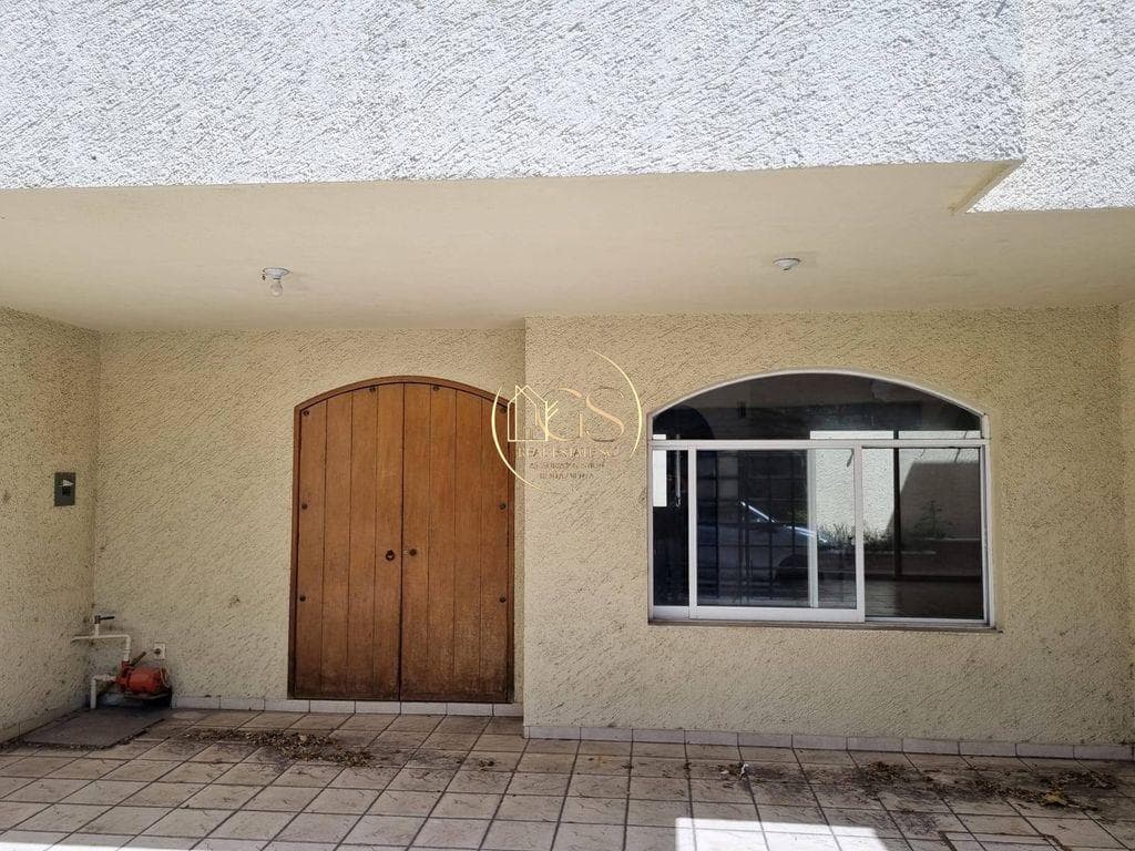 HOUSE FOR SALE IN LA FAVORITA, CELAYA
