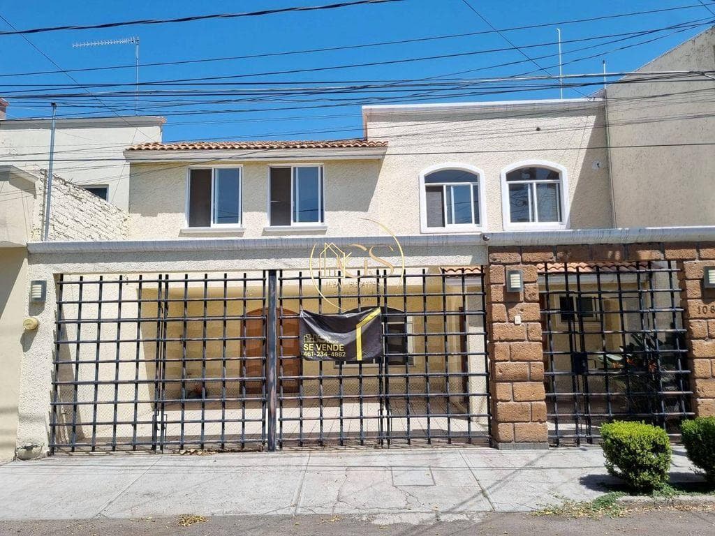 HOUSE FOR SALE IN LA FAVORITA, CELAYA