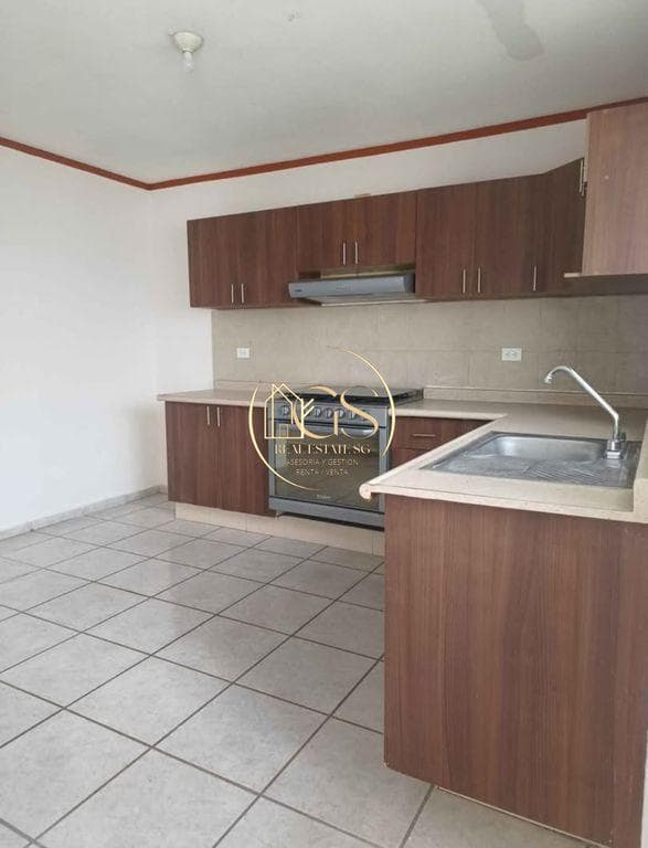 HOUSE FOR RENT OR SALE IN PRADERAS DE SANTA LUCIA, CELAYA