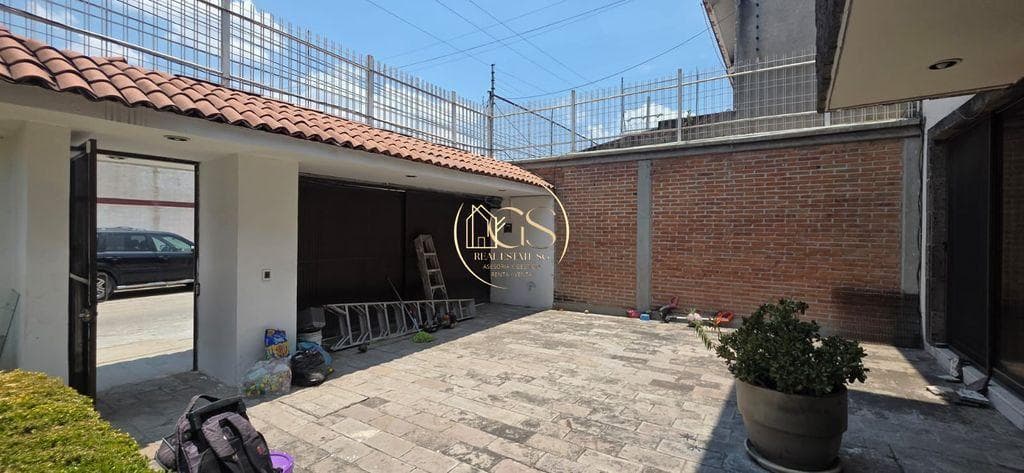 LUXURY HOME FOR SALE IN ARBOLEDAS, 1ST SECTION, CELAYA