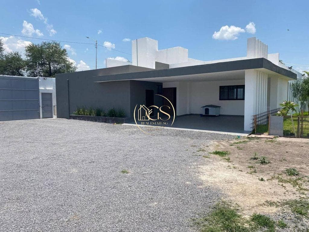 COUNTRY PROPERTY FOR SALE IN THE FIRST SUBDIVISION OF CRESPO CELAYA