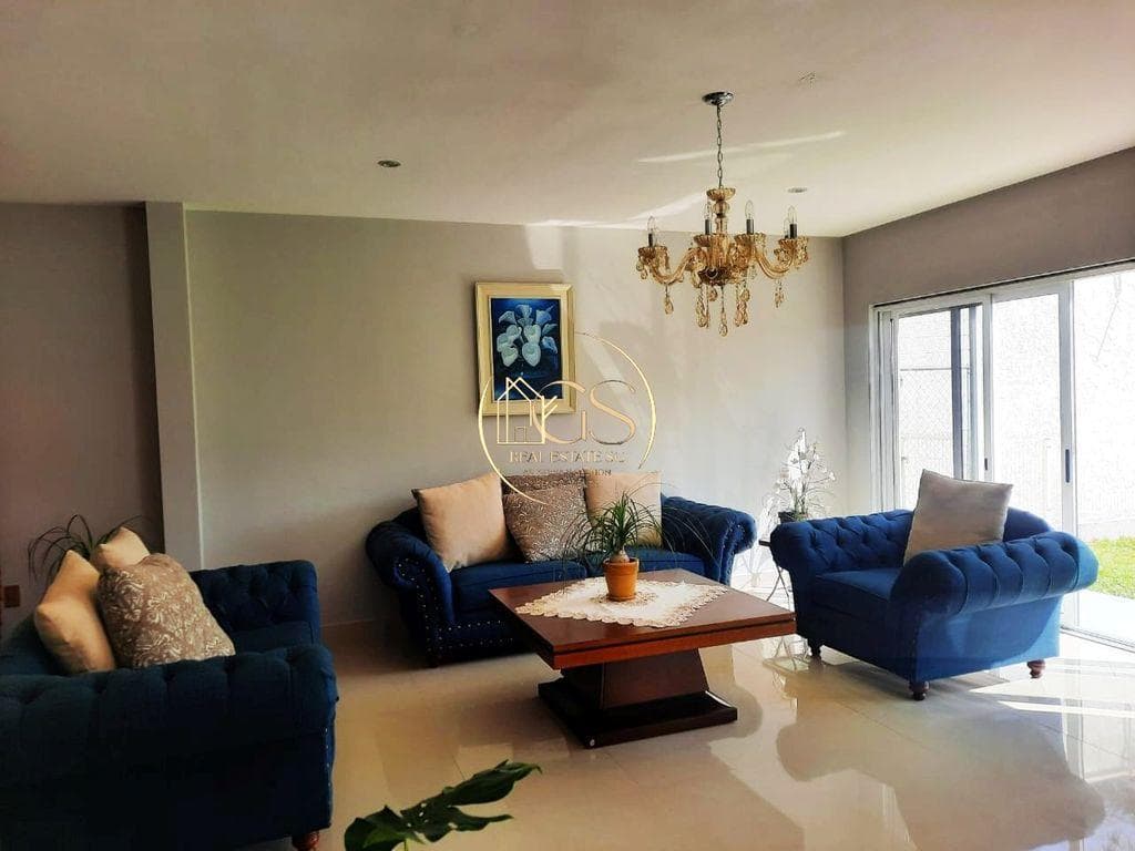 HOUSE FOR SALE IN QUINTAS SANTA MARIA, CELAYA