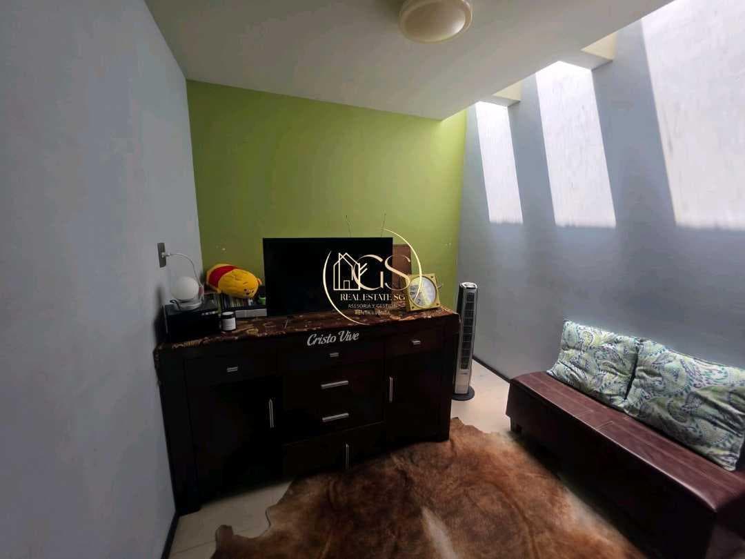 HOUSE FOR SALE ON SENDA REAL, CELAYA
