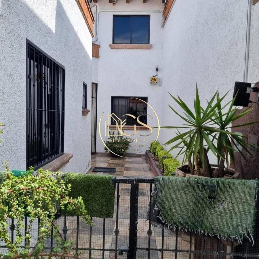 HOUSE FOR SALE IN ARBOLEDAS, SECTION 1, CELAYA