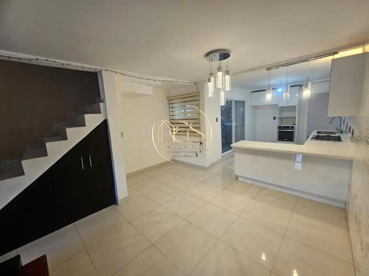 HOUSE FOR SALE IN PUERTA PONIENTE, CELAYA
