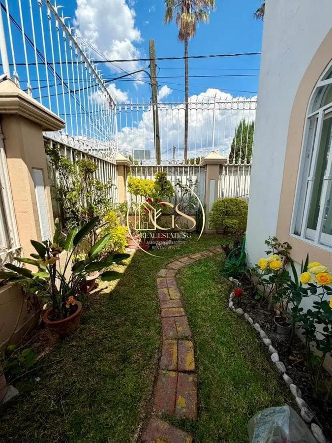 HOUSE FOR SALE IN ARBOLEDAS, CELAYA