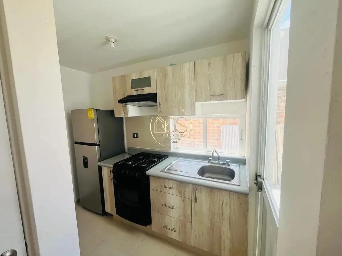 FURNISHED HOUSE FOR RENT IN THE FONTANA RESIDENTIAL NEIGHBORHOOD, CELAYA