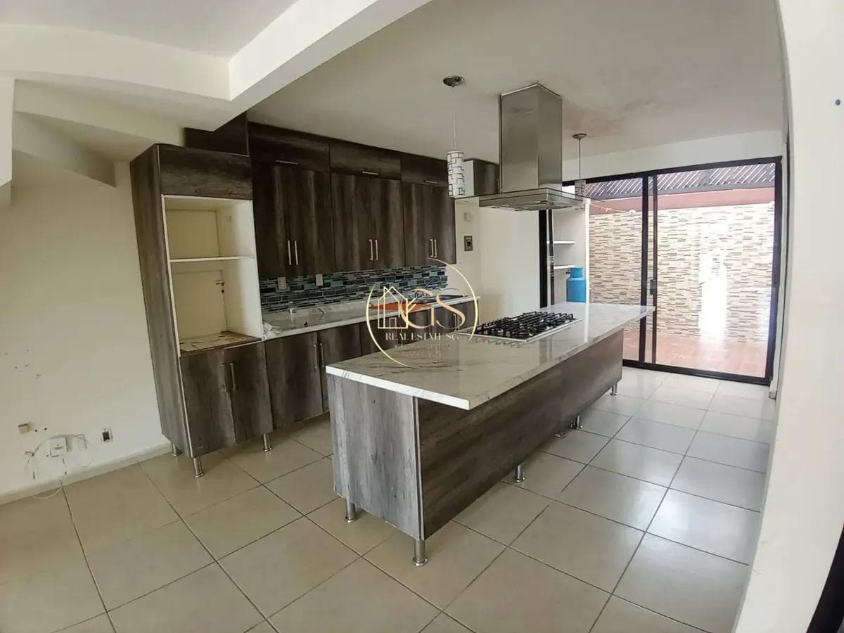 HOUSE FOR RENT IN ALTEZA RESIDENCIAL CELAYA