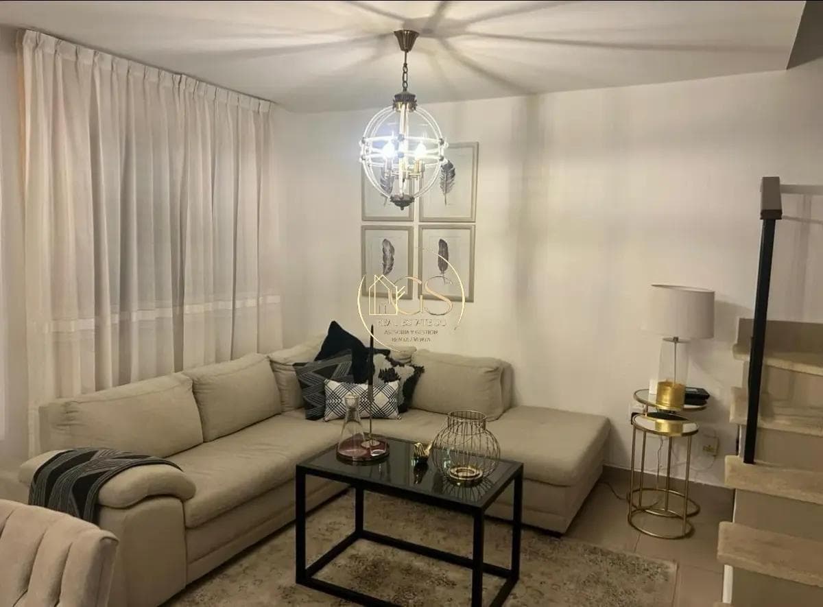 HOUSE FOR SALE IN THE LAS QUINTAS SUBDIVISION, CELAYA