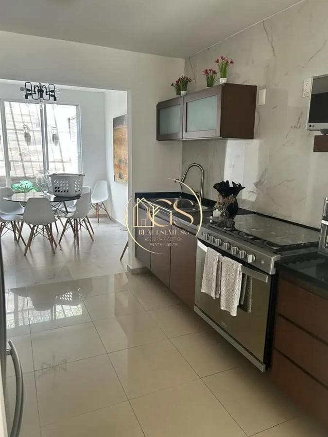 HOUSE FOR SALE IN THE LAS QUINTAS SUBDIVISION, CELAYA