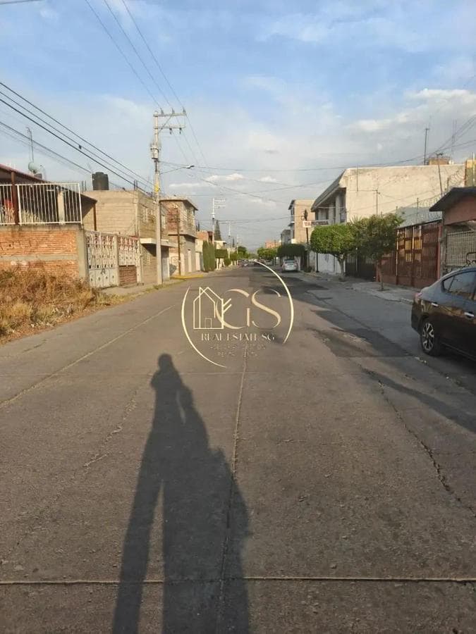 LAND FOR SALE IN JARDINES, 3RD SECTION, CELAYA