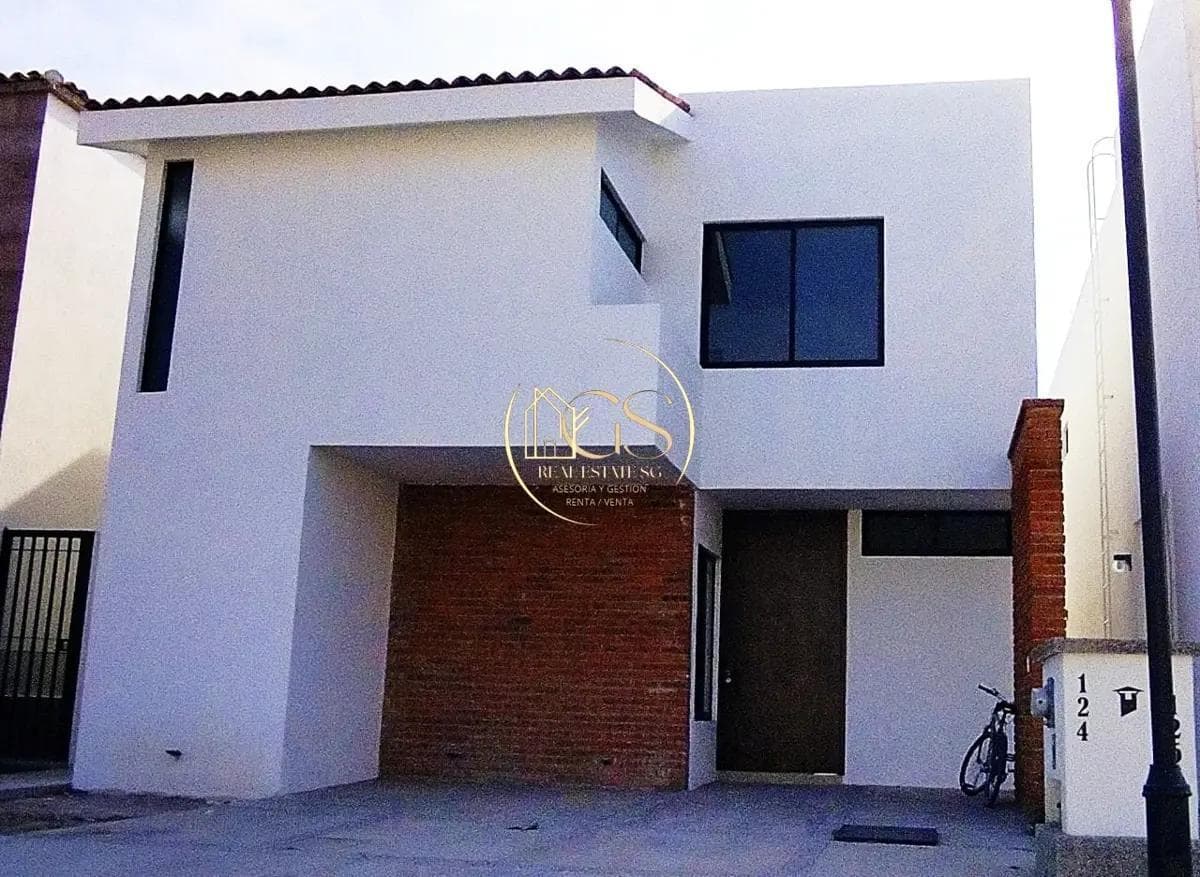 HOUSE FOR SALE IN CASTELA, CELAYA RESIDENTIAL AREA