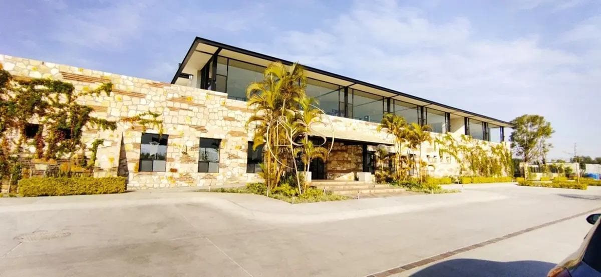 HOUSE FOR SALE IN CASTELA, CELAYA RESIDENTIAL AREA