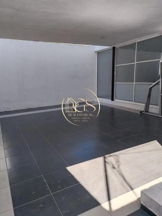 HOUSE FOR SALE IN JARDINES CELAYA