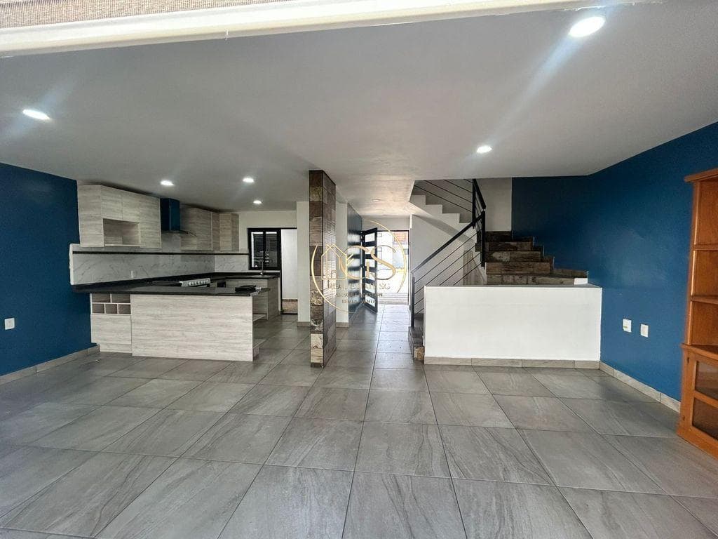 HOUSE FOR SALE IN PRIVADA DEL REAL CELAYA
