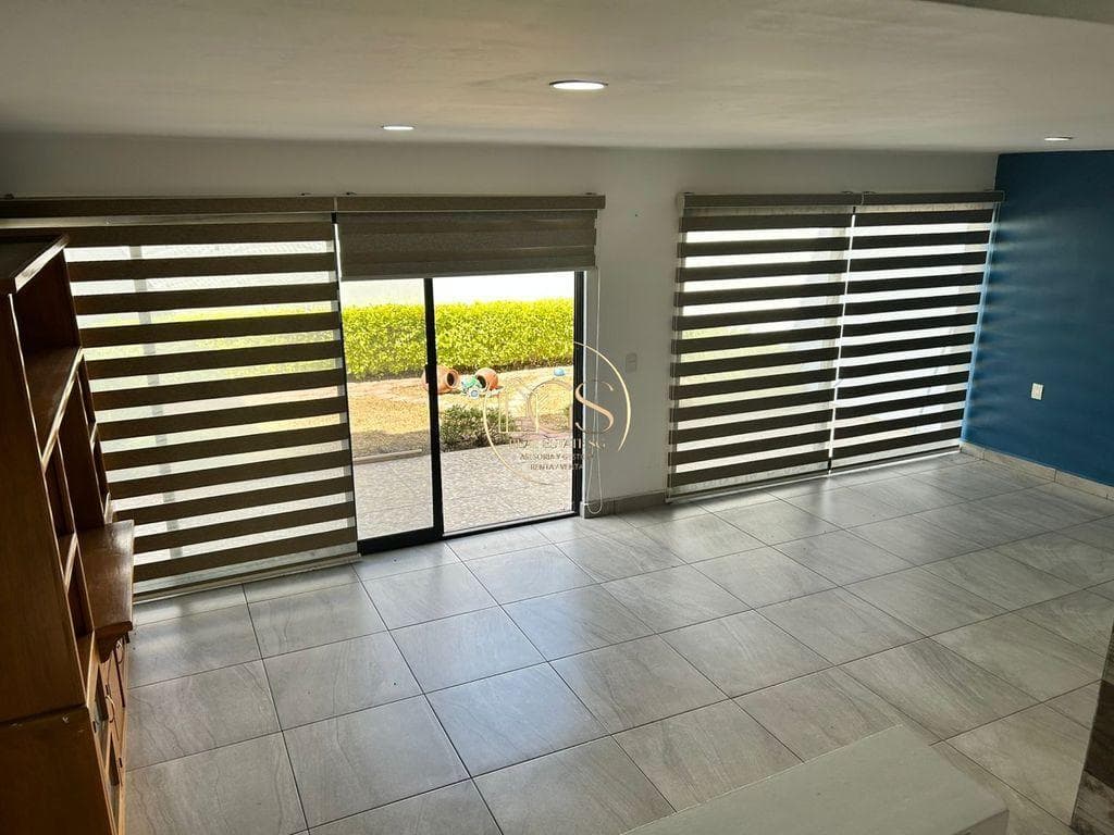 HOUSE FOR SALE IN PRIVADA DEL REAL CELAYA