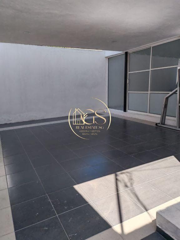 HOUSE FOR SALE IN JARDINES DE CELAYA
