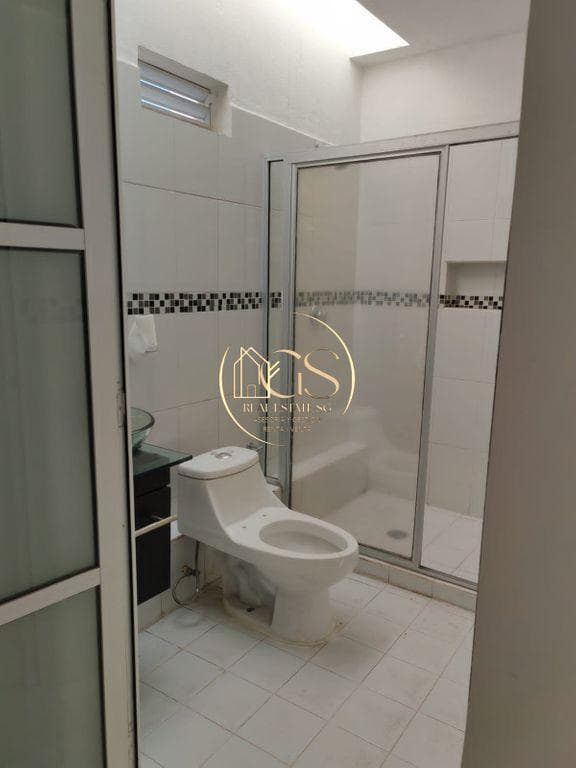 HOUSE FOR SALE IN JARDINES DE CELAYA