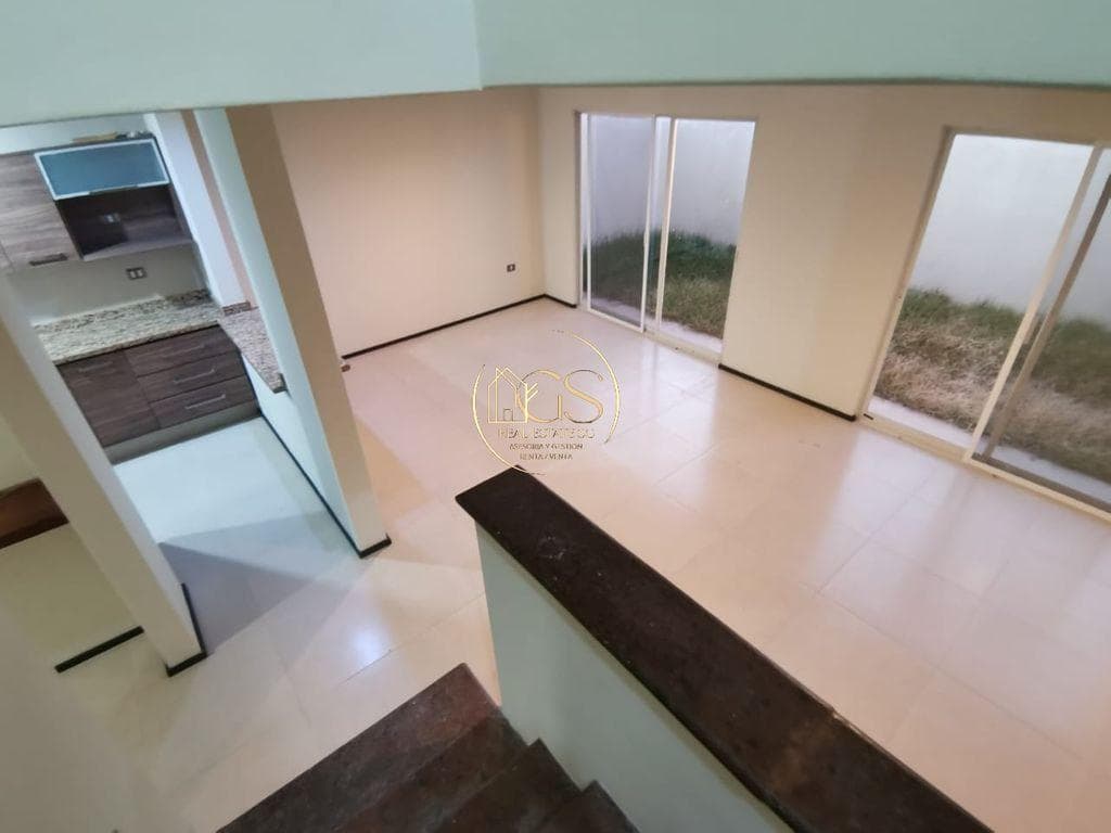 HOUSE FOR SALE ON SENDA REAL, CELAYA