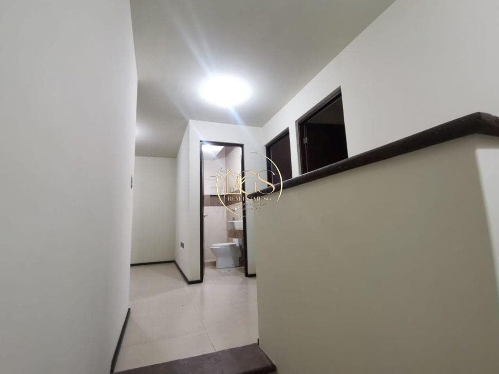 HOUSE FOR SALE ON SENDA REAL, CELAYA