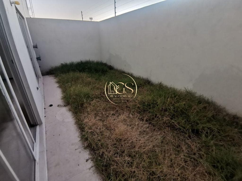 HOUSE FOR SALE ON SENDA REAL, CELAYA