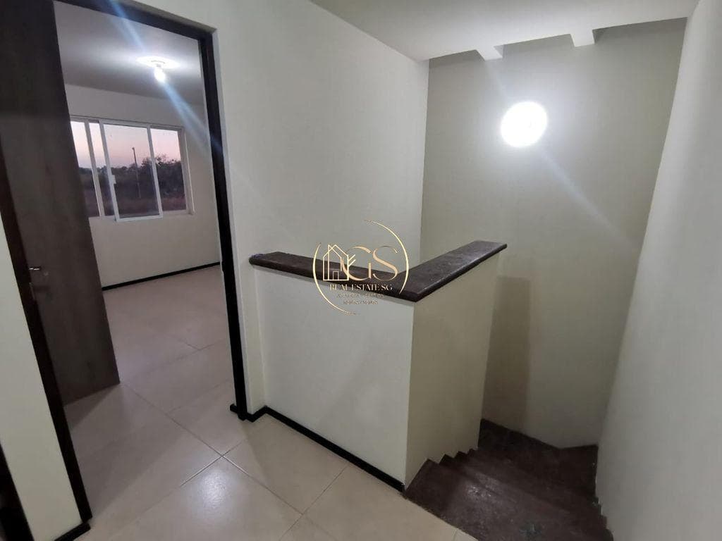HOUSE FOR SALE ON SENDA REAL, CELAYA