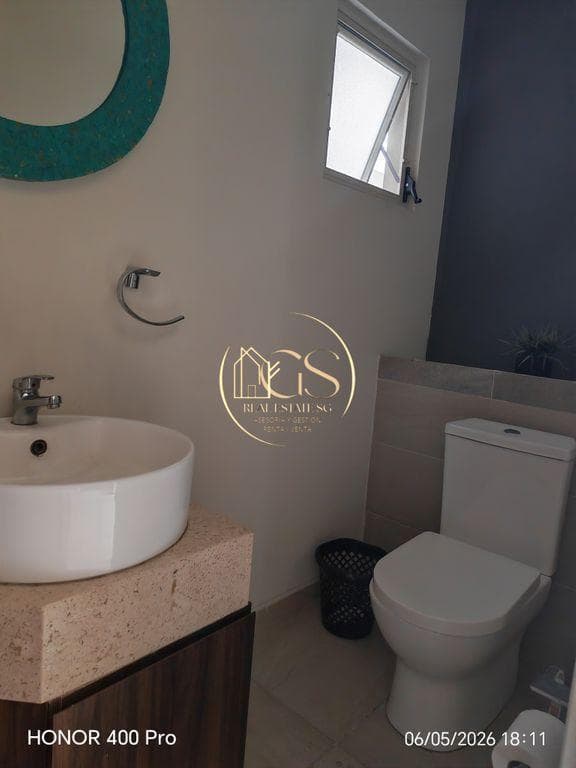 HOUSE FOR SALE ON SENDA REAL, CELAYA