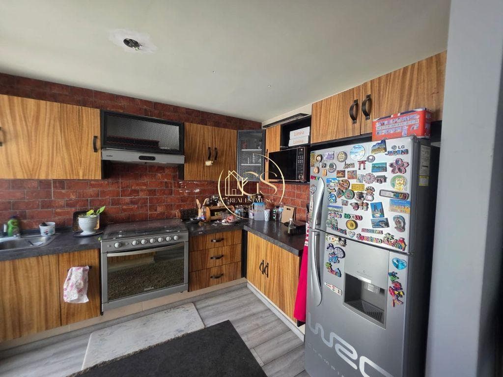 HOUSE FOR SALE ON SENDA REAL, CELAYA