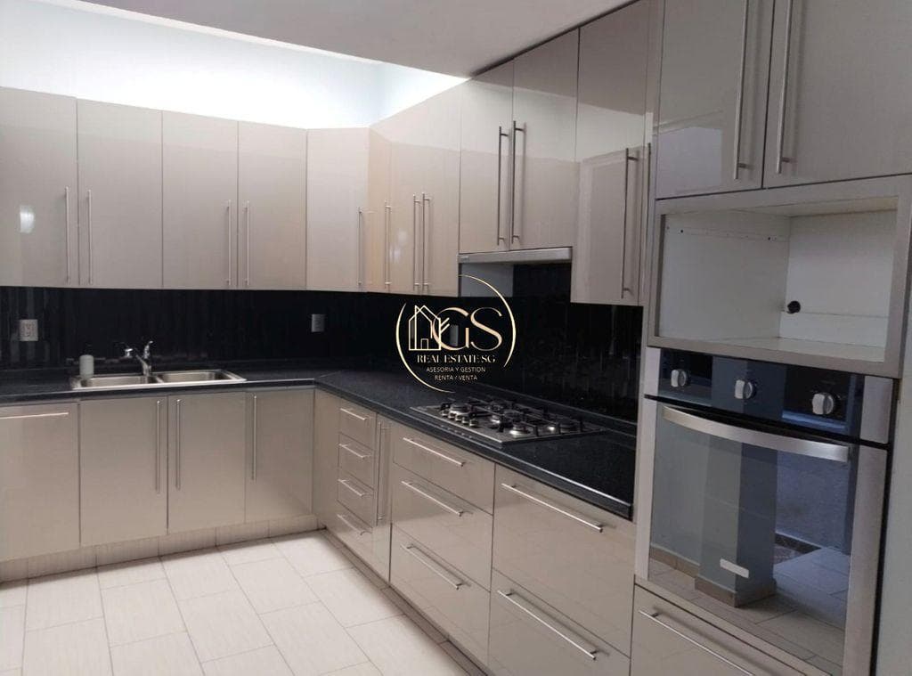 HOUSE FOR SALE IN THE ORO II AREA OF CELAYA