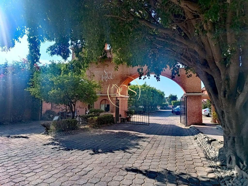HOUSE FOR SALE IN EL PUEBLITO, SAN ANGEL, CELAYA