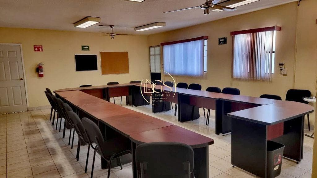 HOUSE FOR RENT (FOR OFFICE USE) IN JARDINES, 2ND SECTION, CELAYA